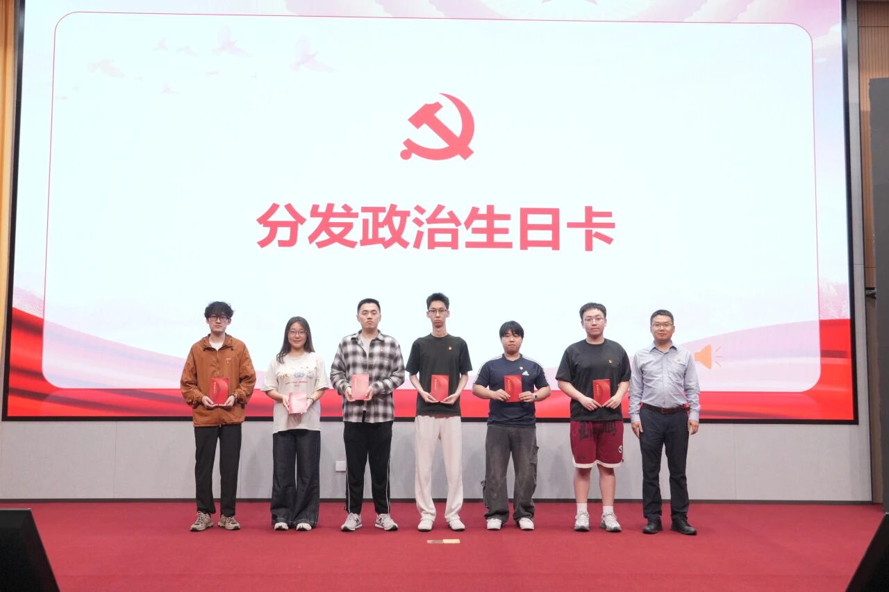 a4d57c6e8daae7c3f7c2bbf76ccacc08.jpg